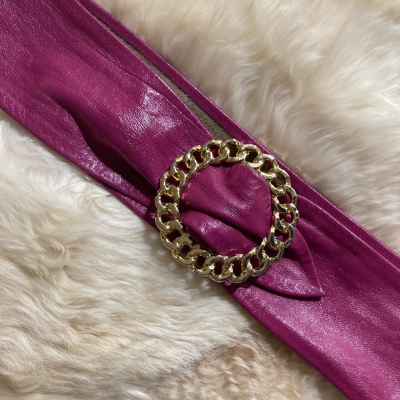 80s Lambskin Belt Fuchsia w/ Round Gold Chain Buckle Vintage - Picture 3 of 6